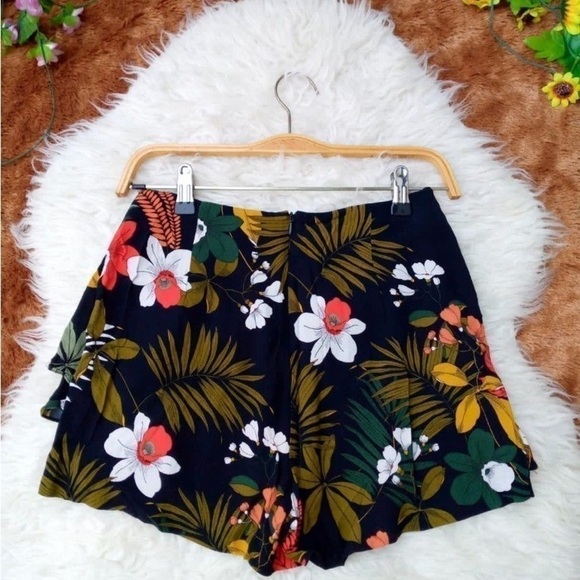 Zara Basic Tropical Floral  Ruffle Trim Skort - Picture 4 of 5